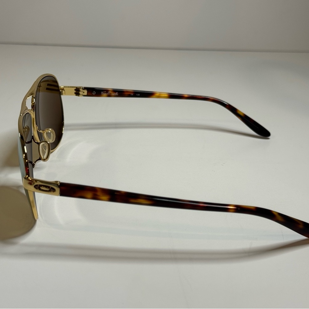 Oakley Feedback Gold Mirrored Polarized Aviator Sunglasses with Case - Picture 4 of 11